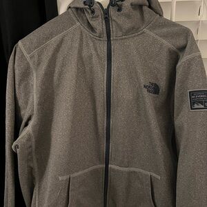 Like New - Men’s Northface Jacket in Grey